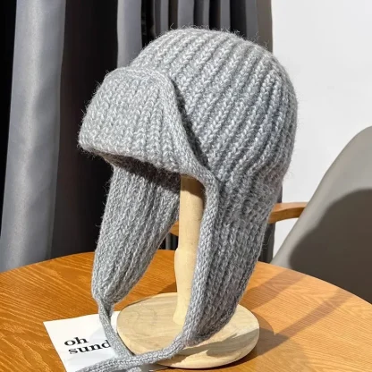 Knitted Solid Color Trapper Hat with Ear Flaps - Image 10